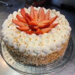 Tarta de nata y fresas de restaurante Los Bartolos